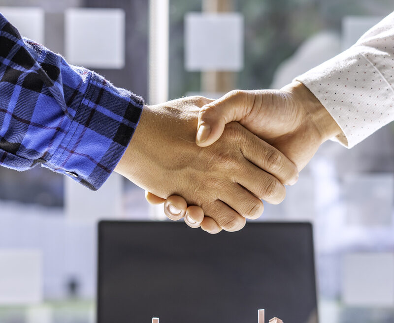 Cierre inmobiliario en Maryland con entrega de llaves